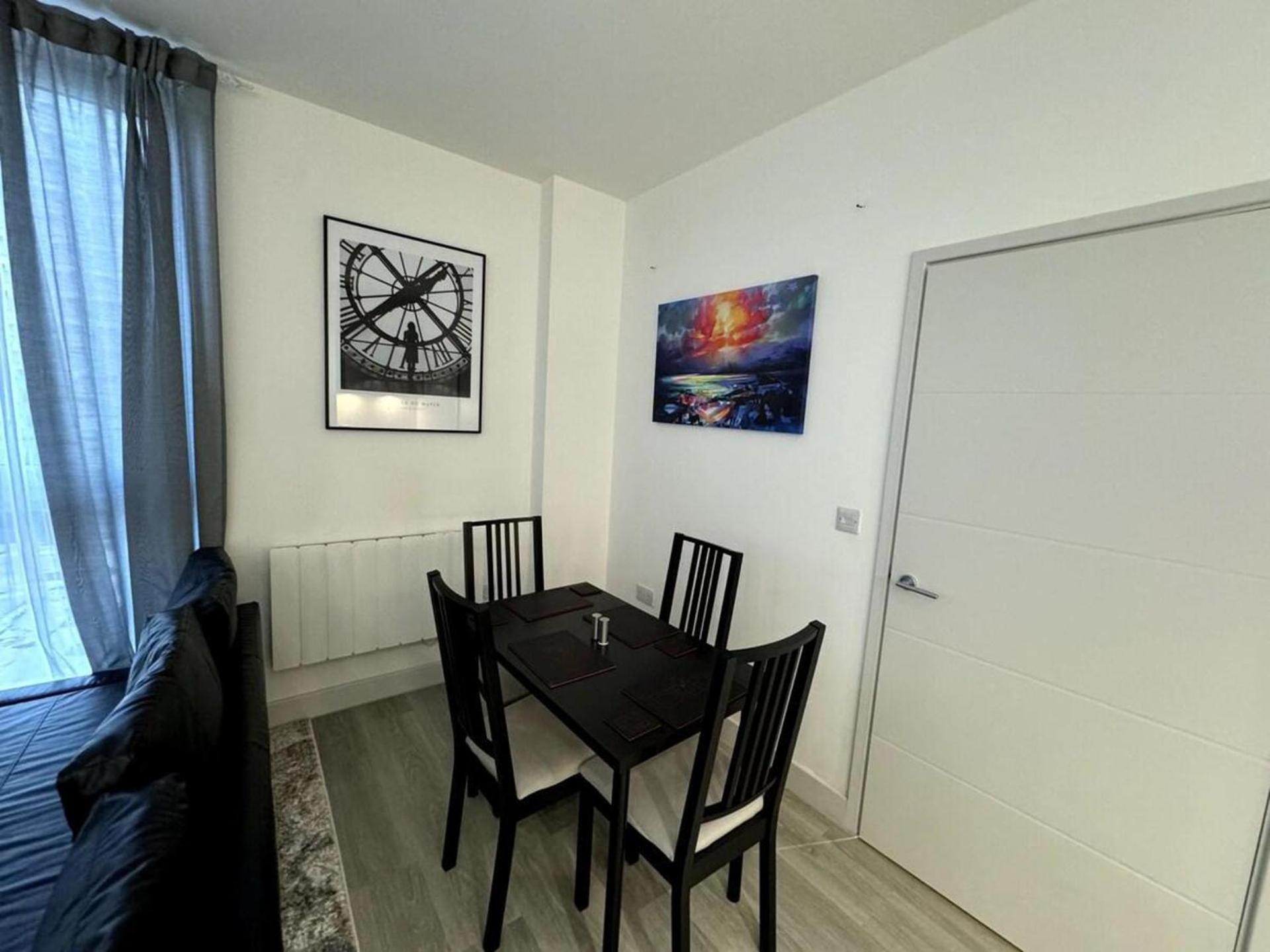 Cozy Bracknell Apartment With Modern Amenities Luaran gambar